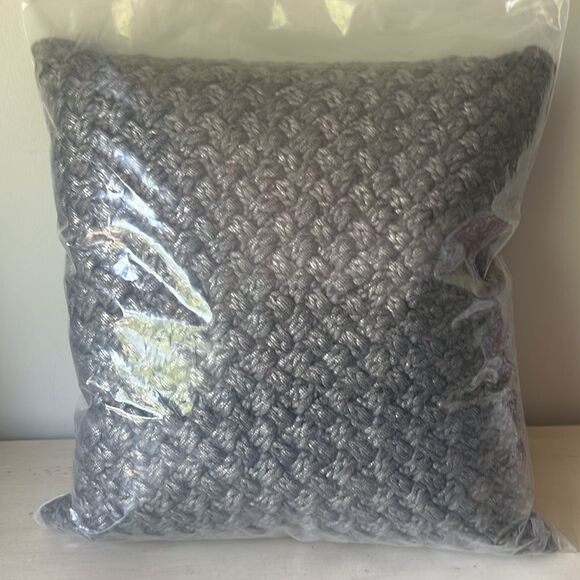 New Michael Aram Metallic Knit Pillow 18x18 - Picture 4 of 7